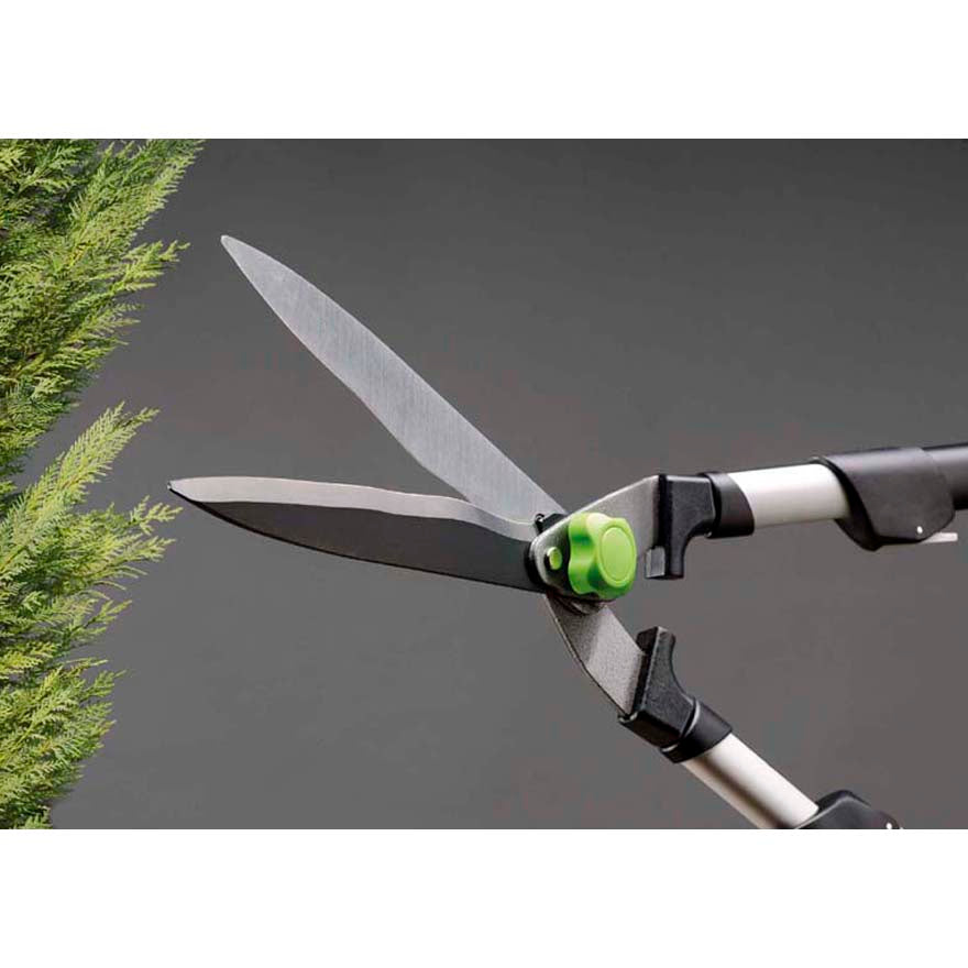 TAGLIASPIEPE CON LAME ONDULATE E MANICO TELESCOPICO L70/85cm