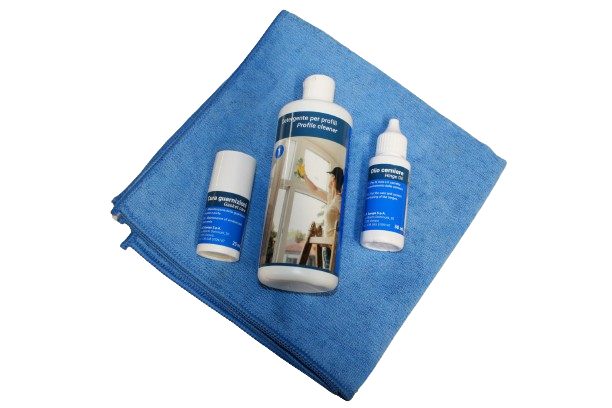 KIT MANUTENZIONE E PULIZIA PER FINESTRE E PORTE