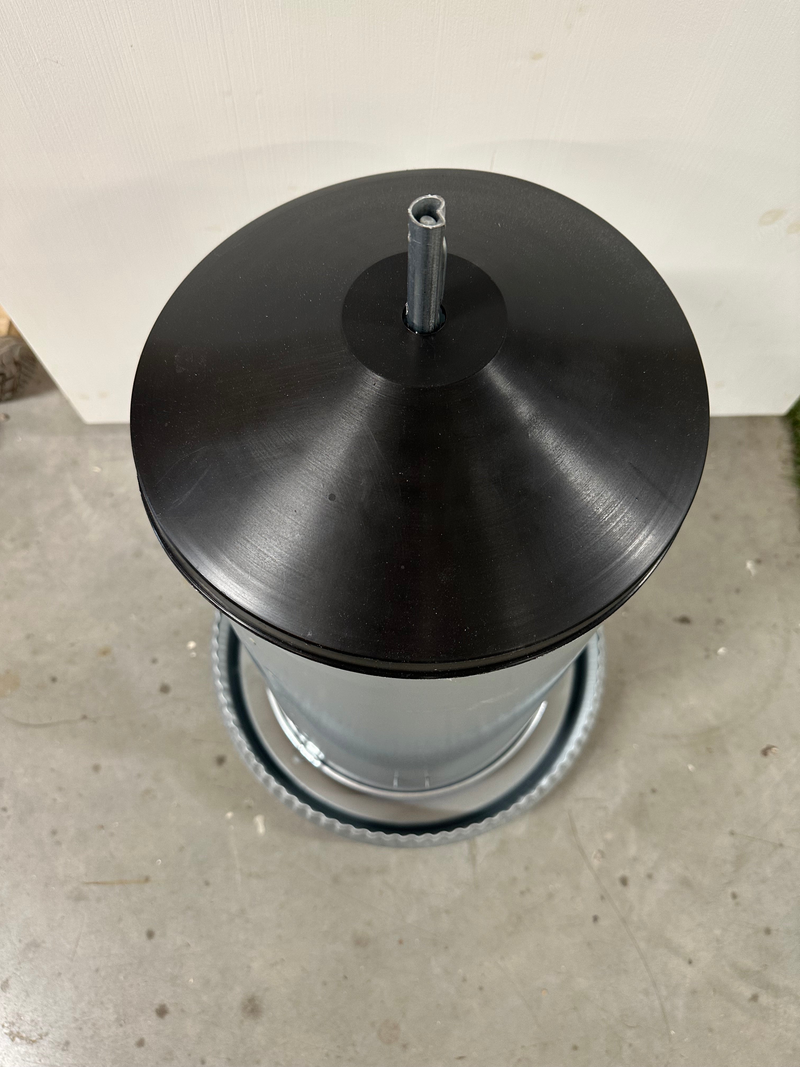 MANGIATOIA POLLI A TRAMOGGIA ZINCATA "PLENTY" 18KG