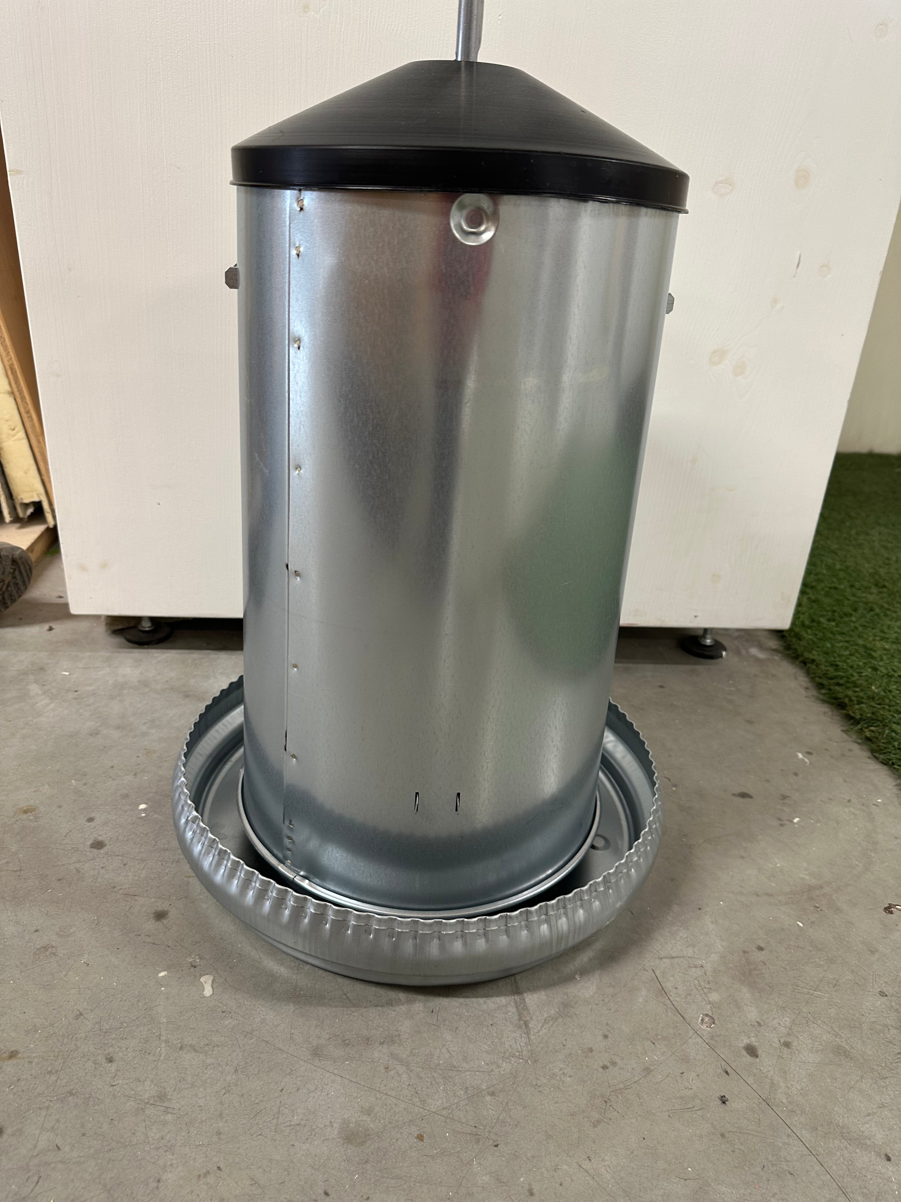 MANGIATOIA POLLI A TRAMOGGIA ZINCATA "PLENTY" 18KG