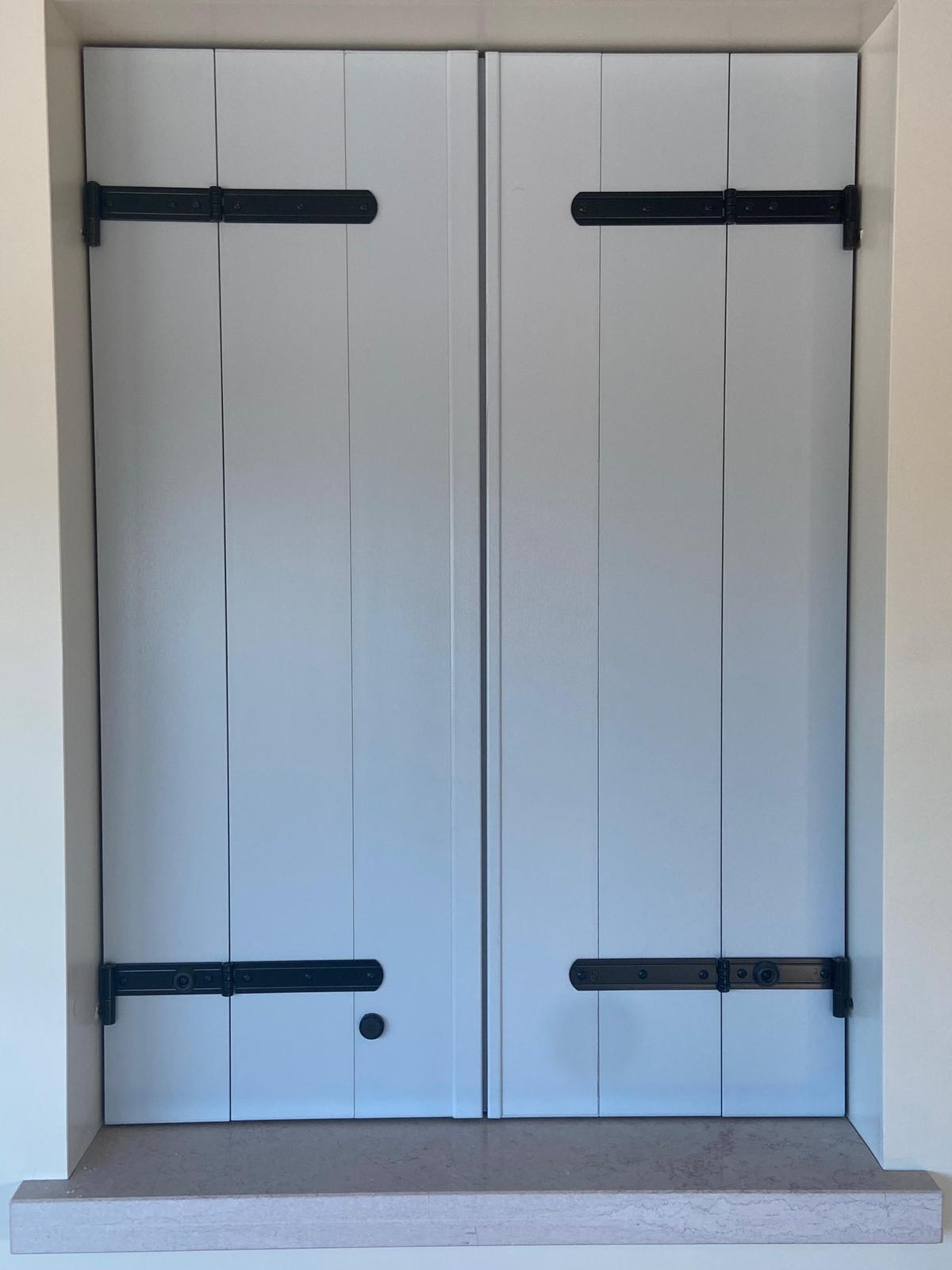 Scuro in pvc alla padovana (con snodo cardini a murare) L. 180 x H. 65 cm