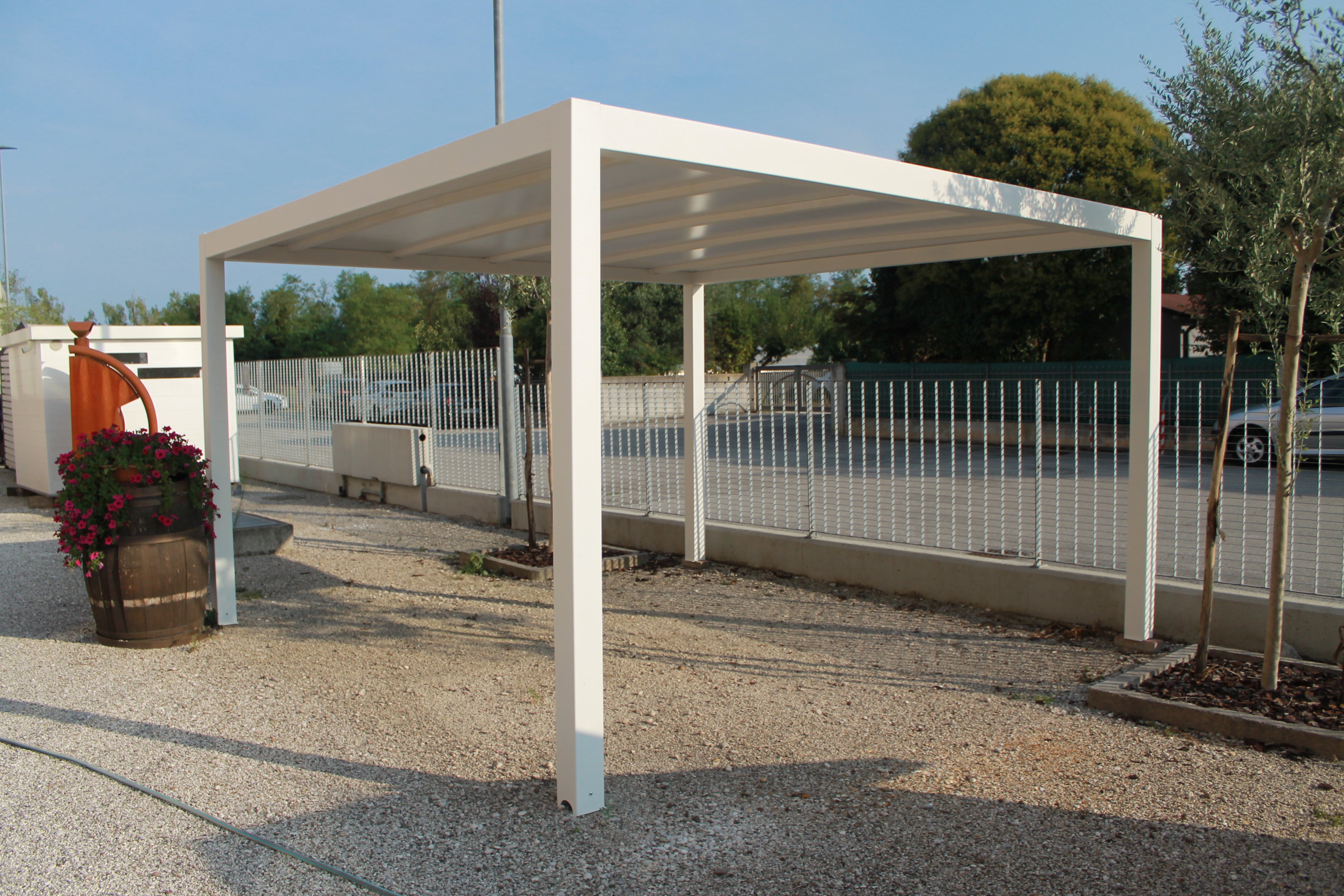 Gazebo in ferro con copertura telo in PVC oscurante