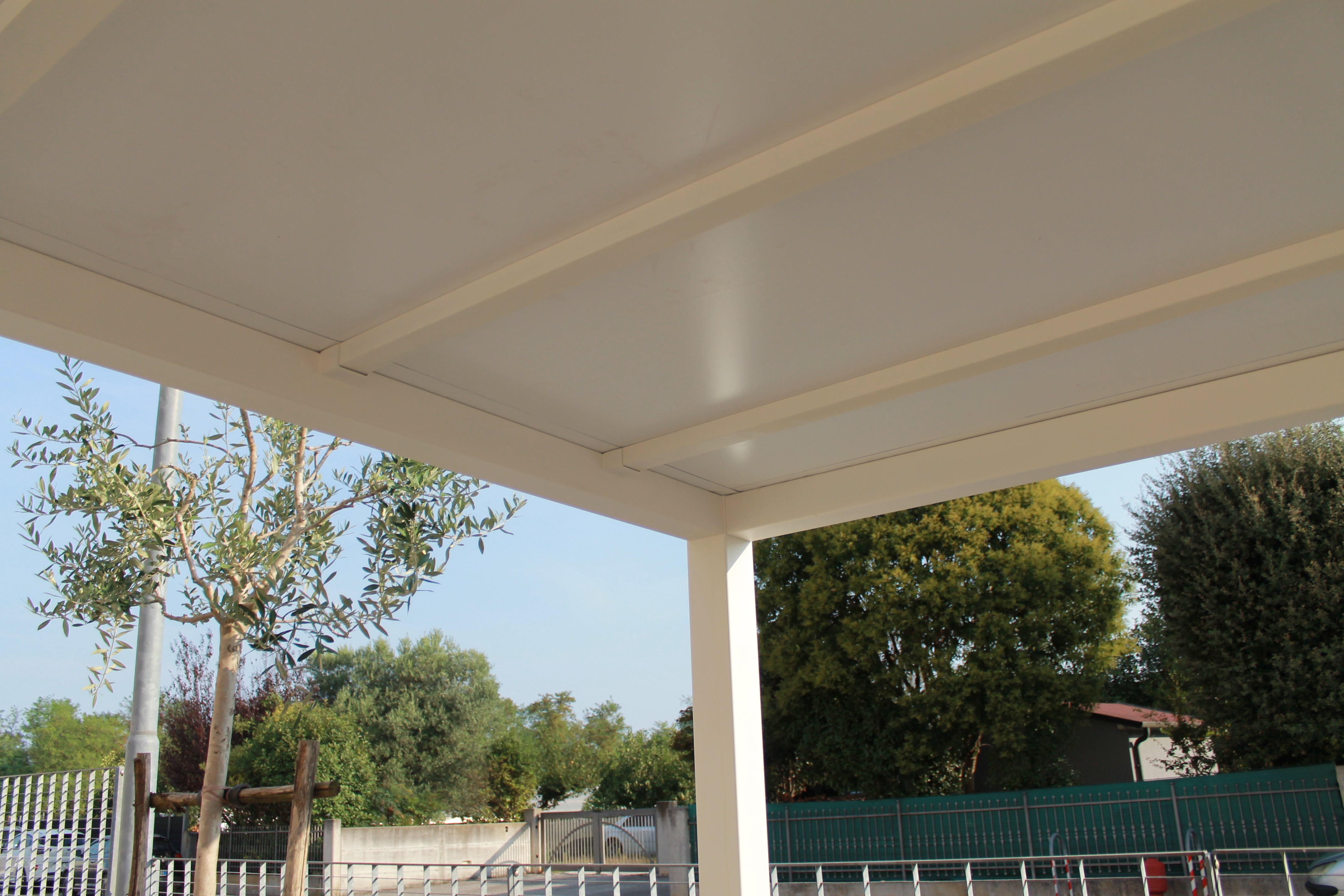 Gazebo in ferro con copertura telo in PVC oscurante