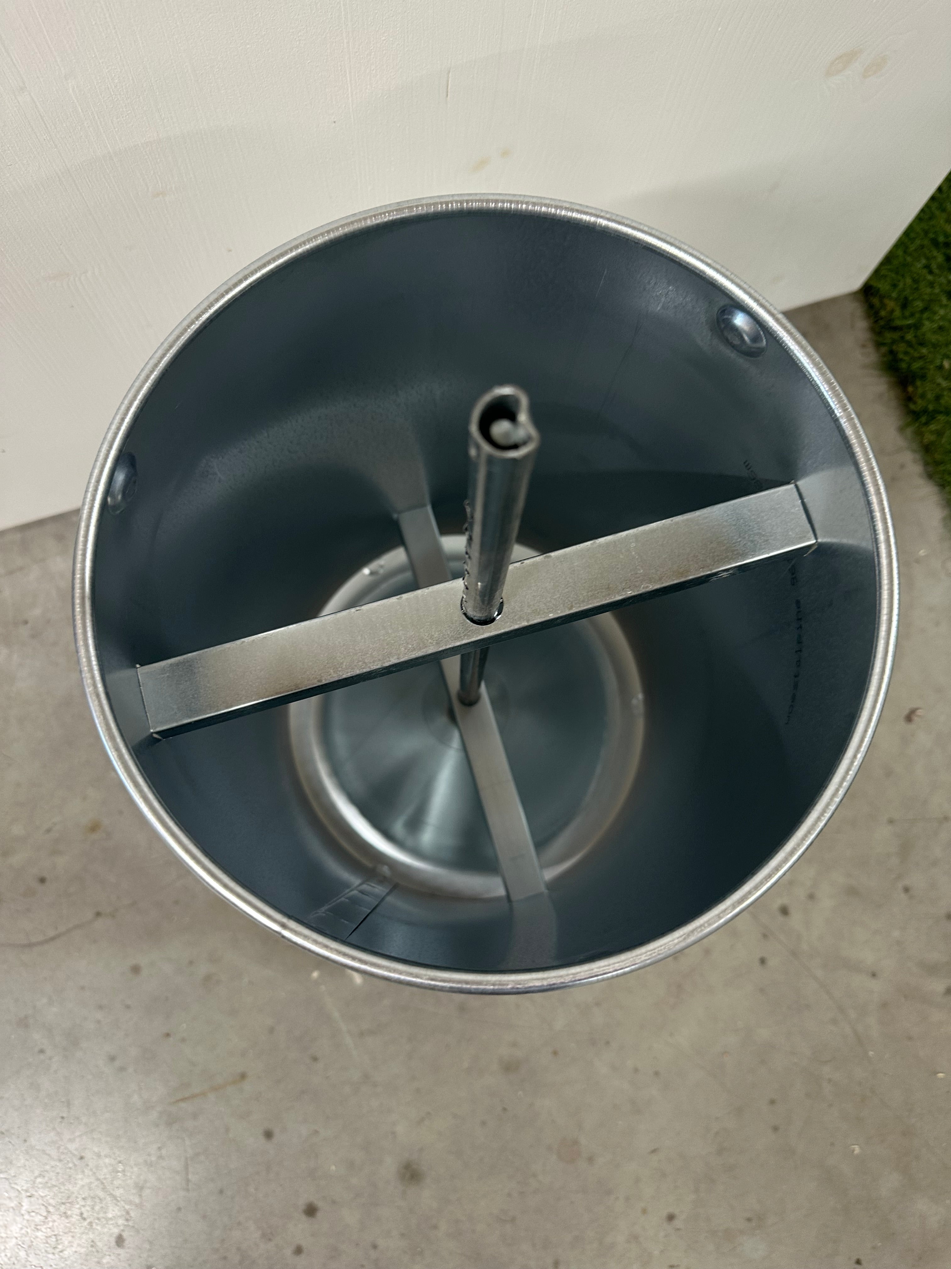 MANGIATOIA POLLI A TRAMOGGIA ZINCATA "PLENTY" 18KG