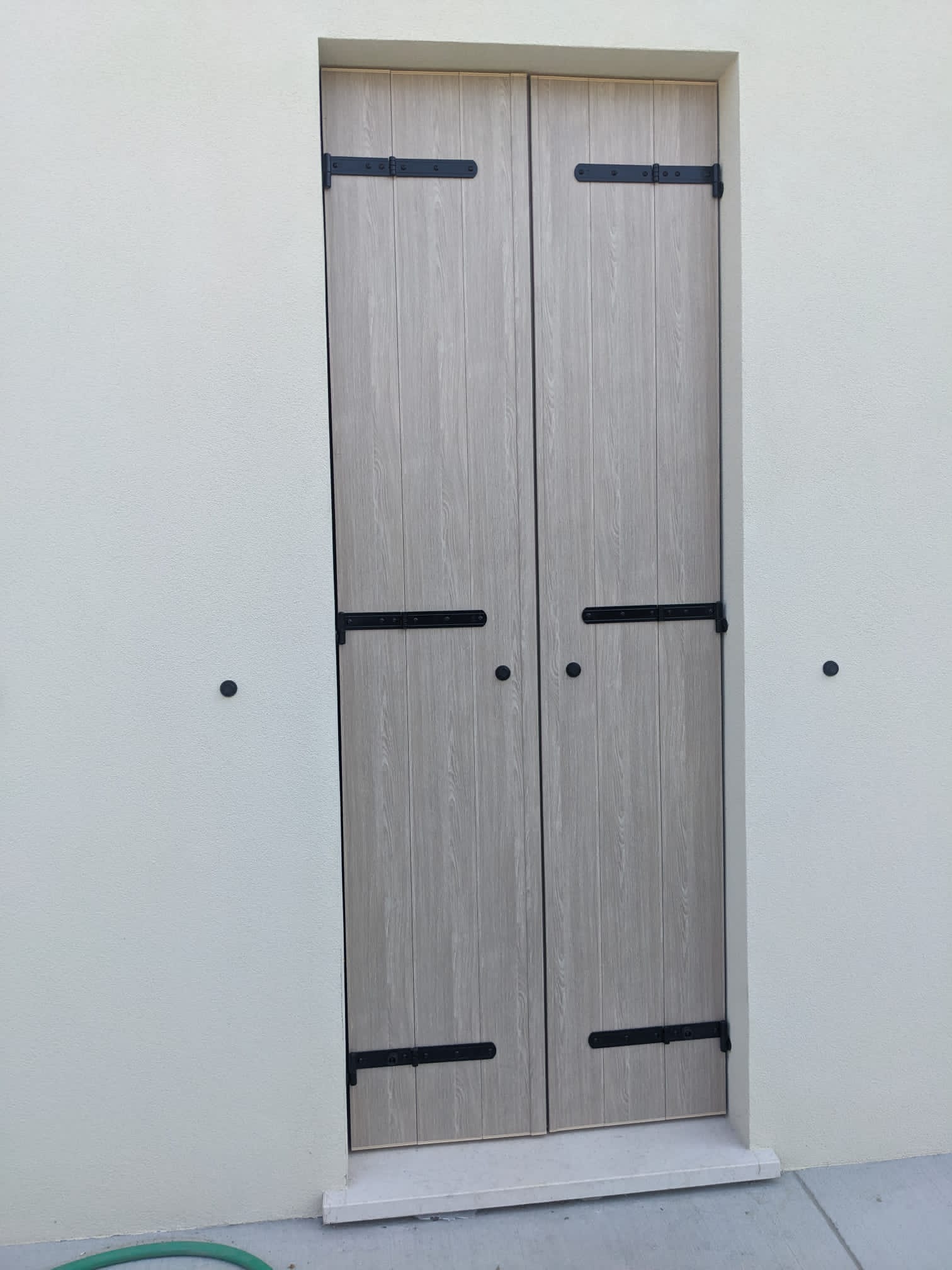 Scuro in pvc alla padovana (con snodo cardini a murare) L. 180 x H. 235 cm